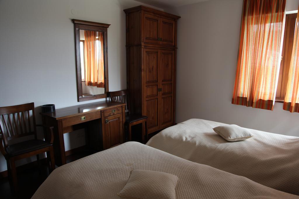 Kameno Villa Banea Cameră foto